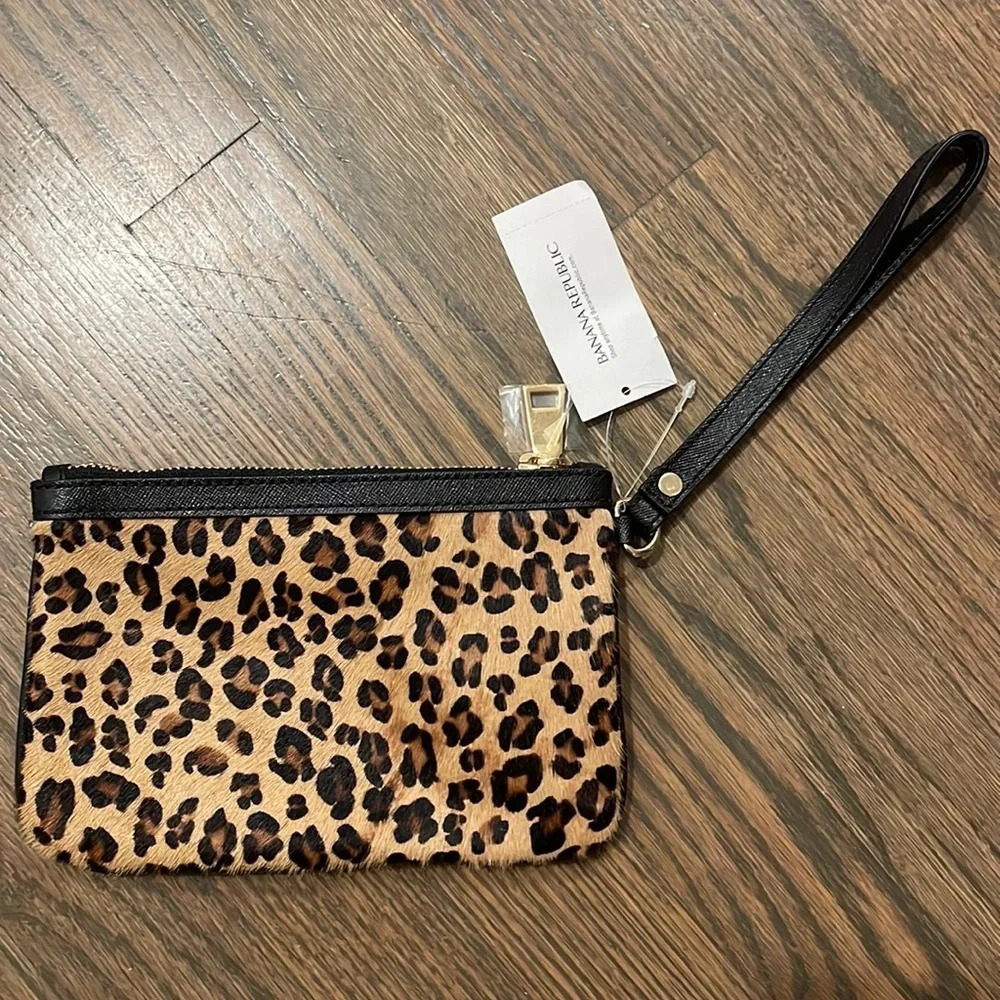 NWOT Banana Republic Lux Lily Wristlet Genuine Calf Hair in Leopard